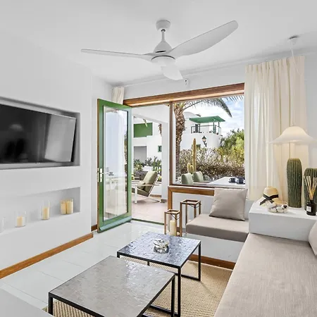 Casahost Salted House Beachfront Apartment