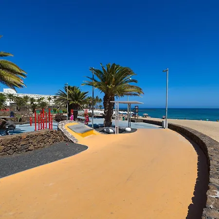 Casahost Salted House Beachfront Apartment *