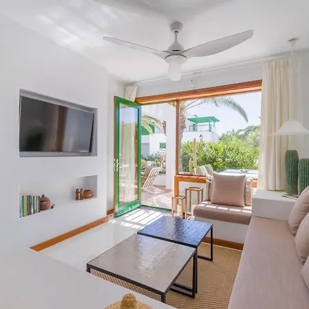 Casahost Salted House Beachfront Apartment